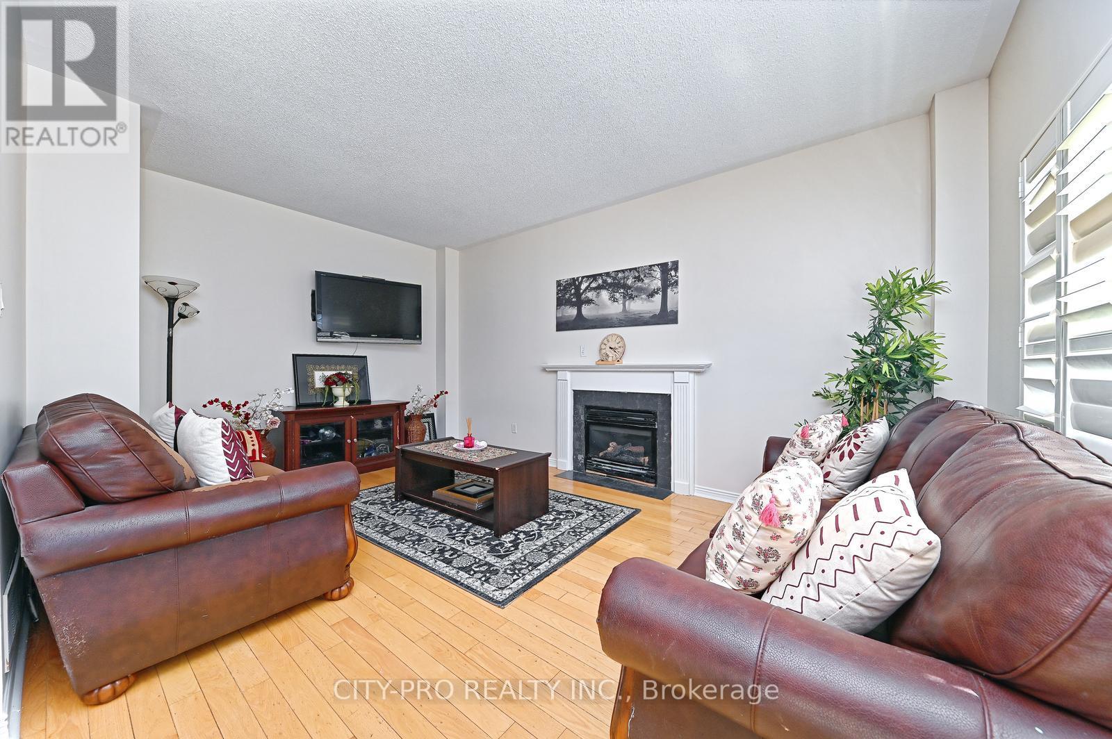 7302 Rosehurst Drive, Mississauga, Ontario  L5N 8H1 - Photo 19 - W12148784