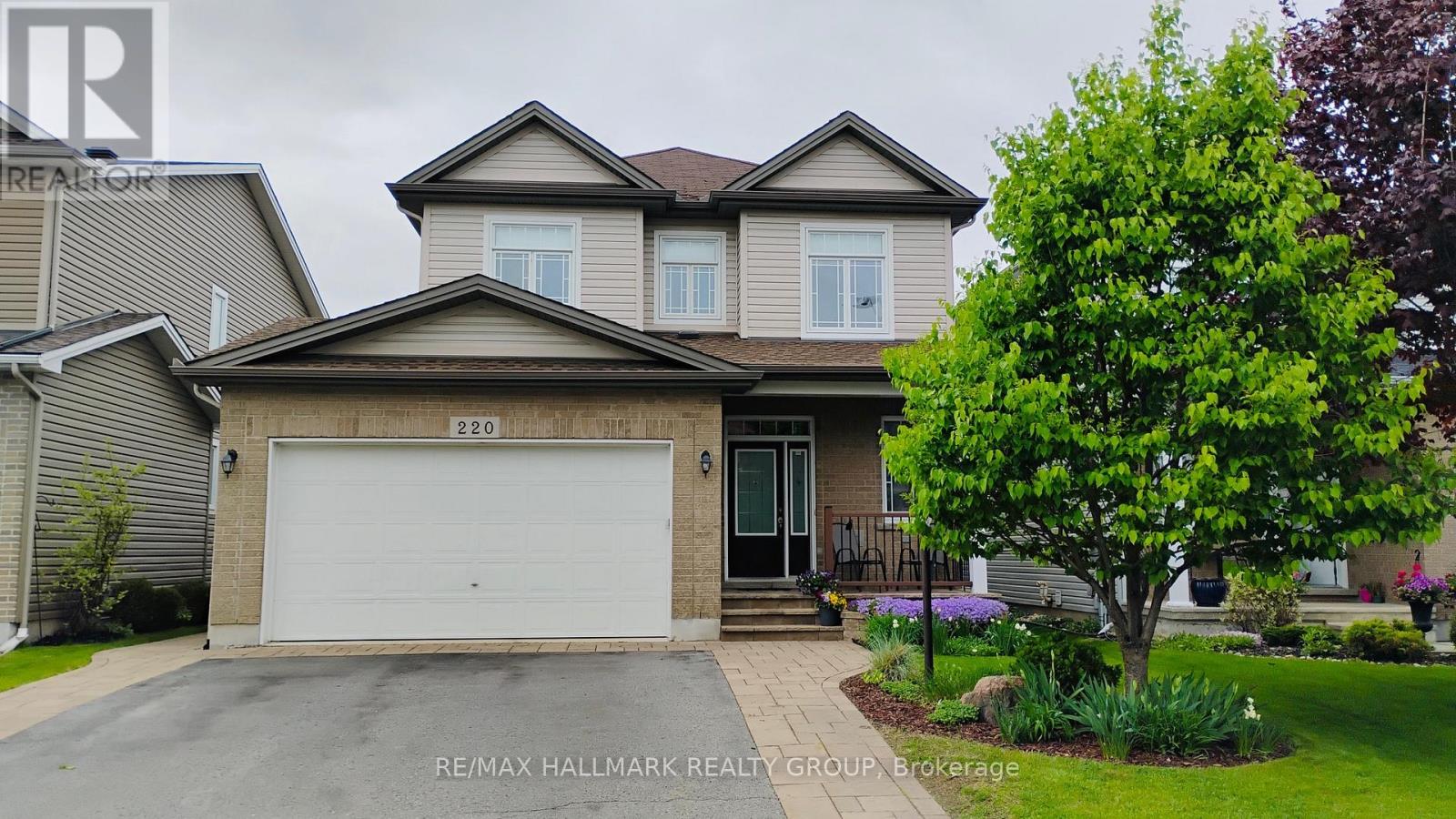 220 Celtic Ridge Crescent, Ottawa, Ontario  K2W 0C1 - Photo 2 - X12095233