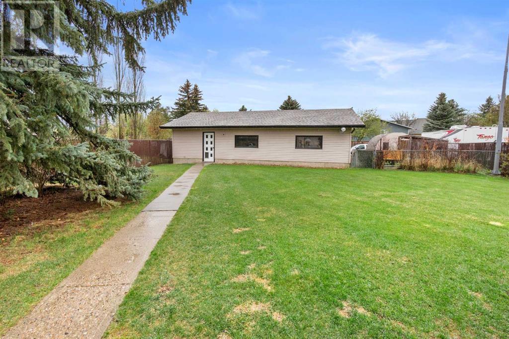 671 Wallace Drive, Carstairs, Alberta  T0M 0N0 - Photo 2 - A2219970