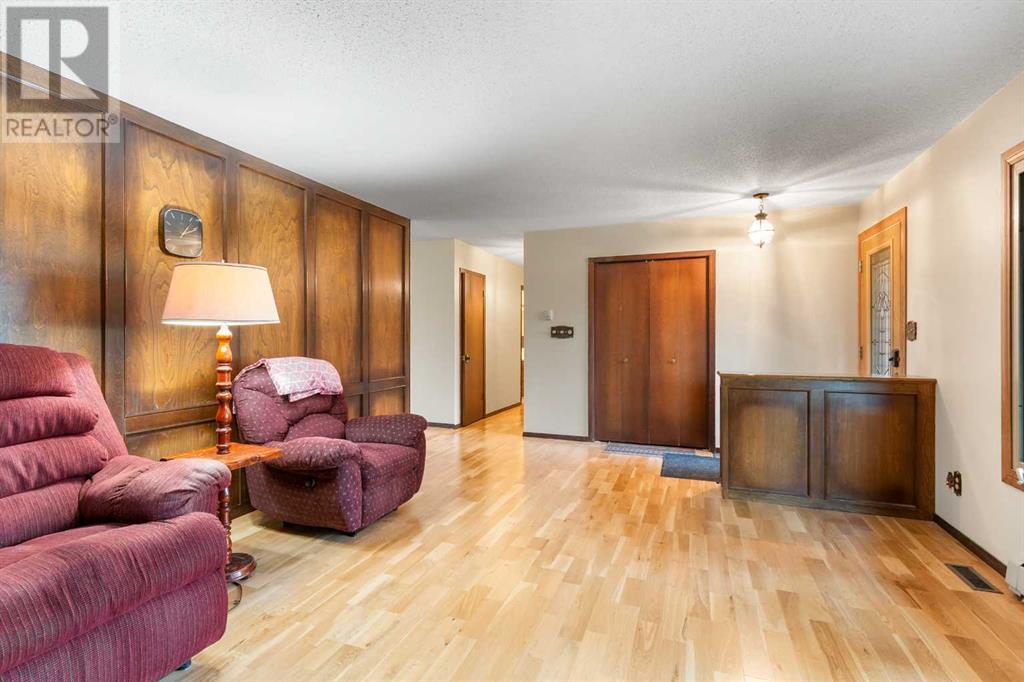 671 Wallace Drive, Carstairs, Alberta  T0M 0N0 - Photo 5 - A2219970