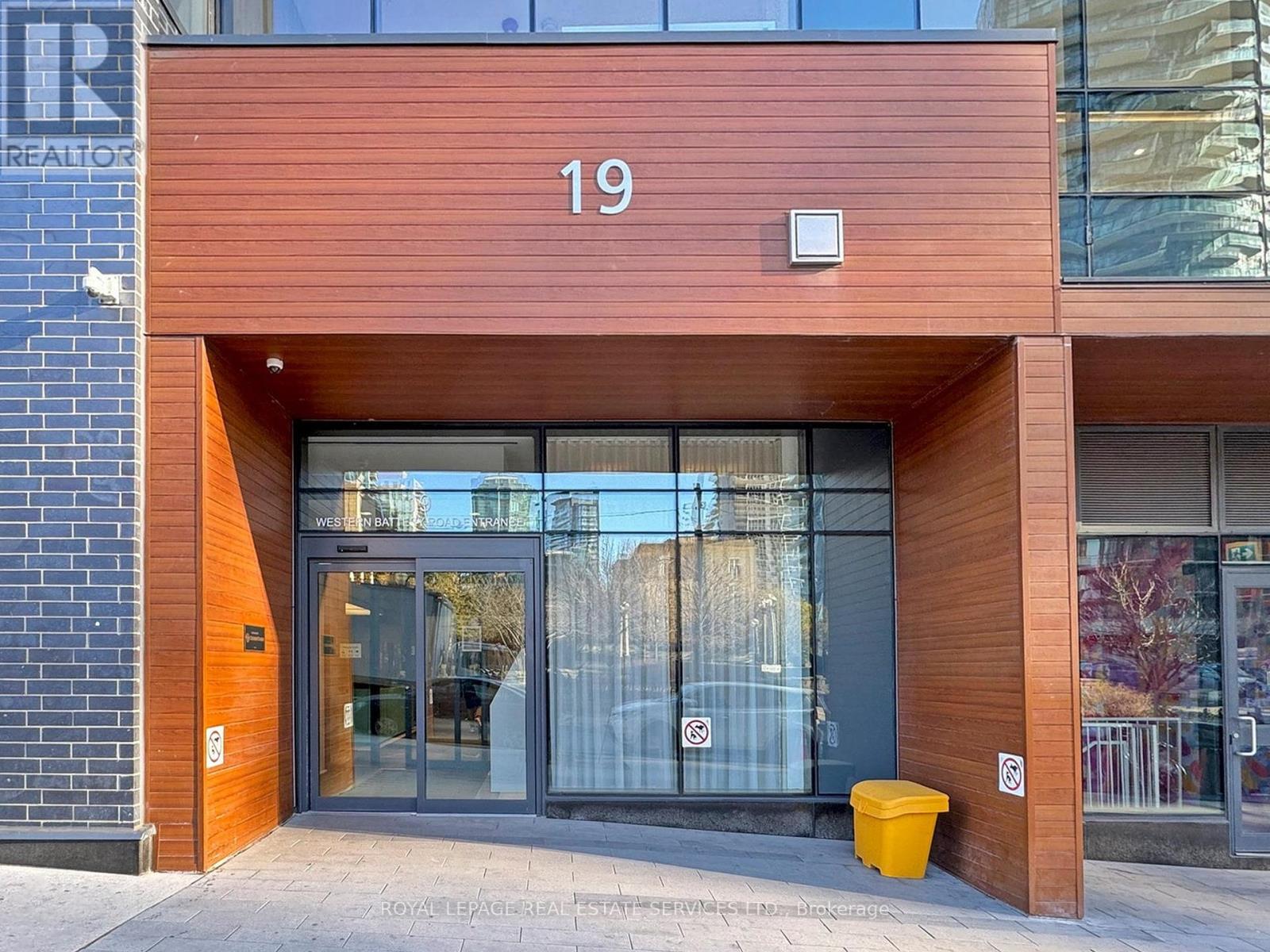 2219 - 19 Western Battery Road, Toronto, Ontario  M6K 3S4 - Photo 2 - C12154122