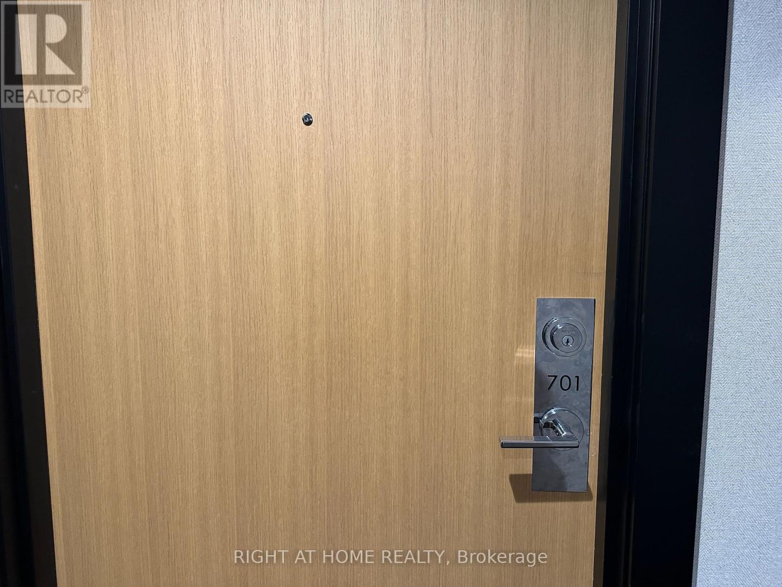 701 - 2520 Eglinton Avenue W, Mississauga, Ontario  L5M 0Y4 - Photo 5 - W12144099
