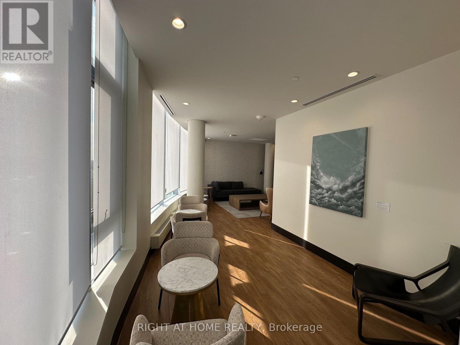 701 - 2520 Eglinton Avenue W, Mississauga, Ontario  L5M 0Y4 - Photo 37 - W12144099