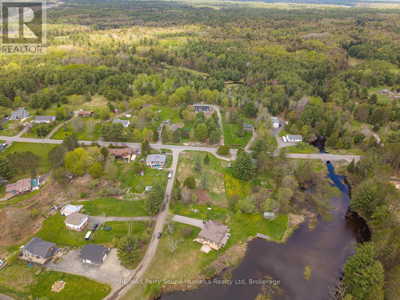 63 Pineridge Drive, Mcdougall, Ontario  P2A 2W9 - Photo 10 - X12116190
