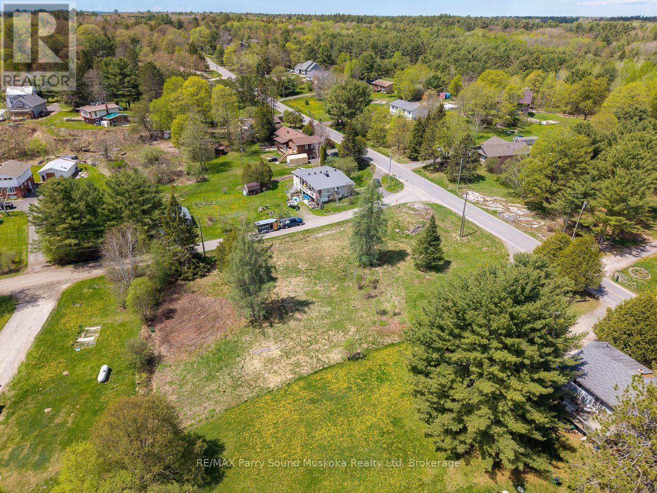 63 Pineridge Drive, Mcdougall, Ontario  P2A 2W9 - Photo 11 - X12116190