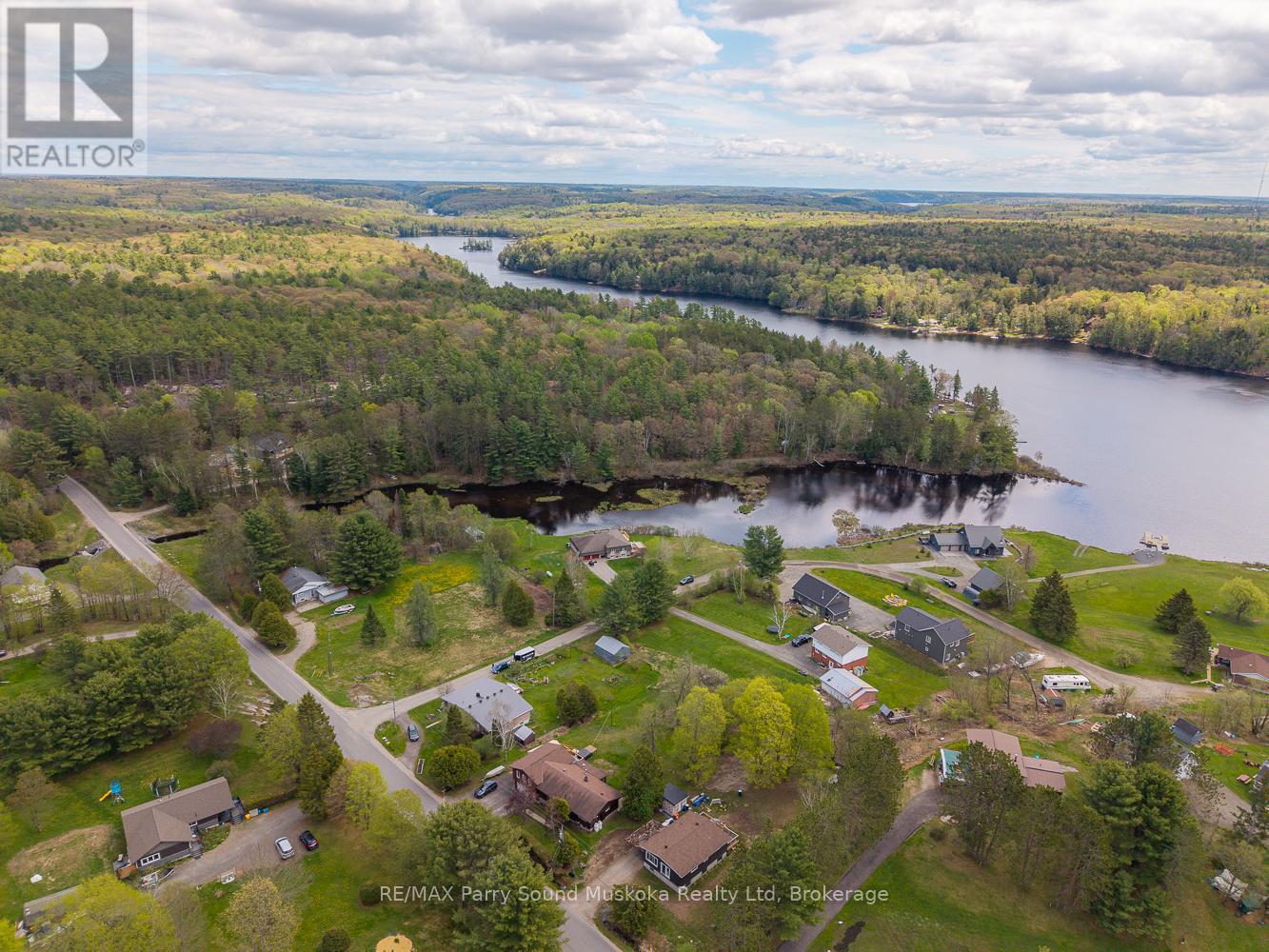 63 Pineridge Drive, Mcdougall, Ontario  P2A 2W9 - Photo 9 - X12116190