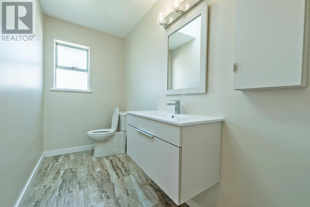 38304 Westway Avenue, Squamish, British Columbia  V8B 0W6 - Photo 7 - R3004121
