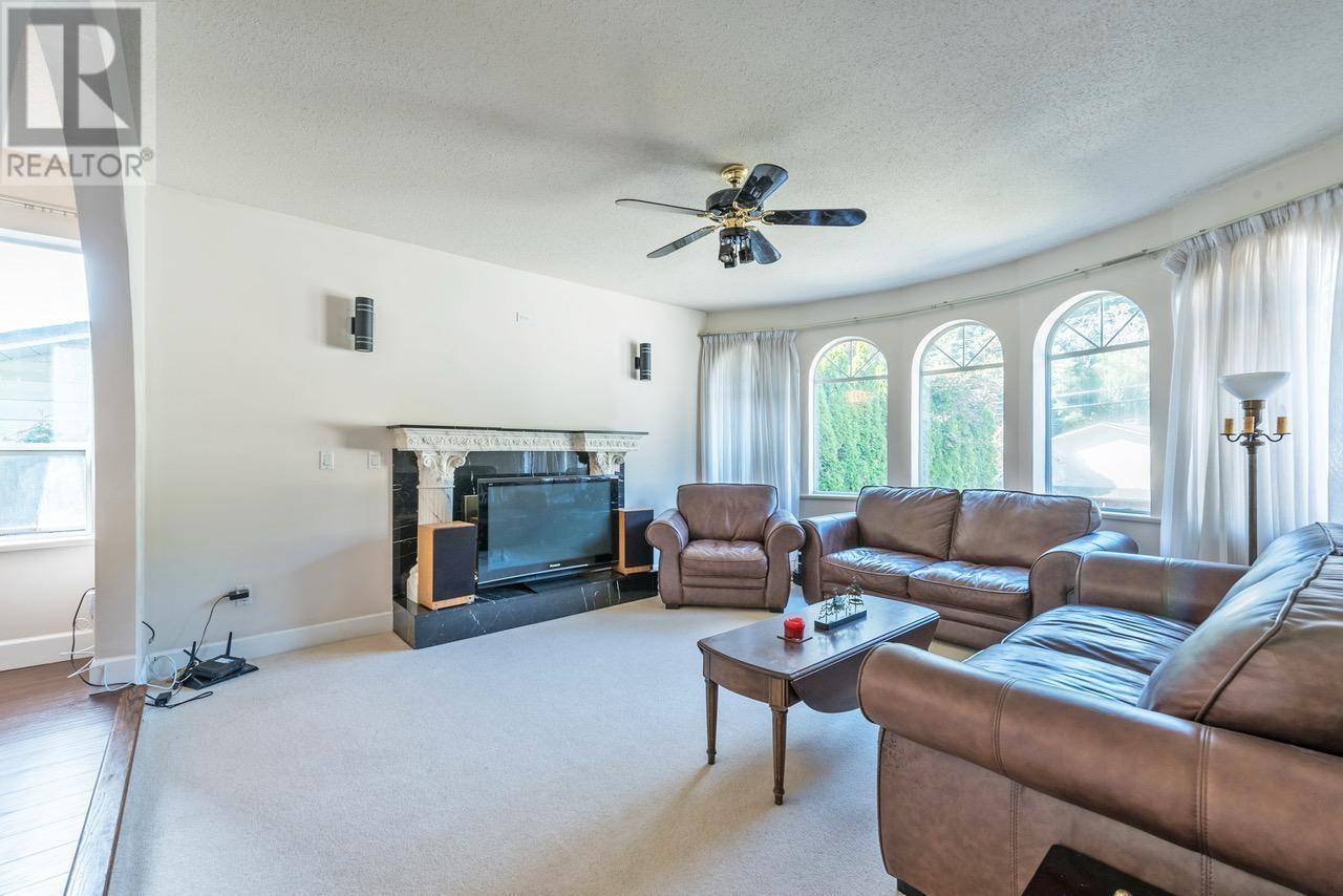 38304 Westway Avenue, Squamish, British Columbia  V8B 0W6 - Photo 4 - R3004121