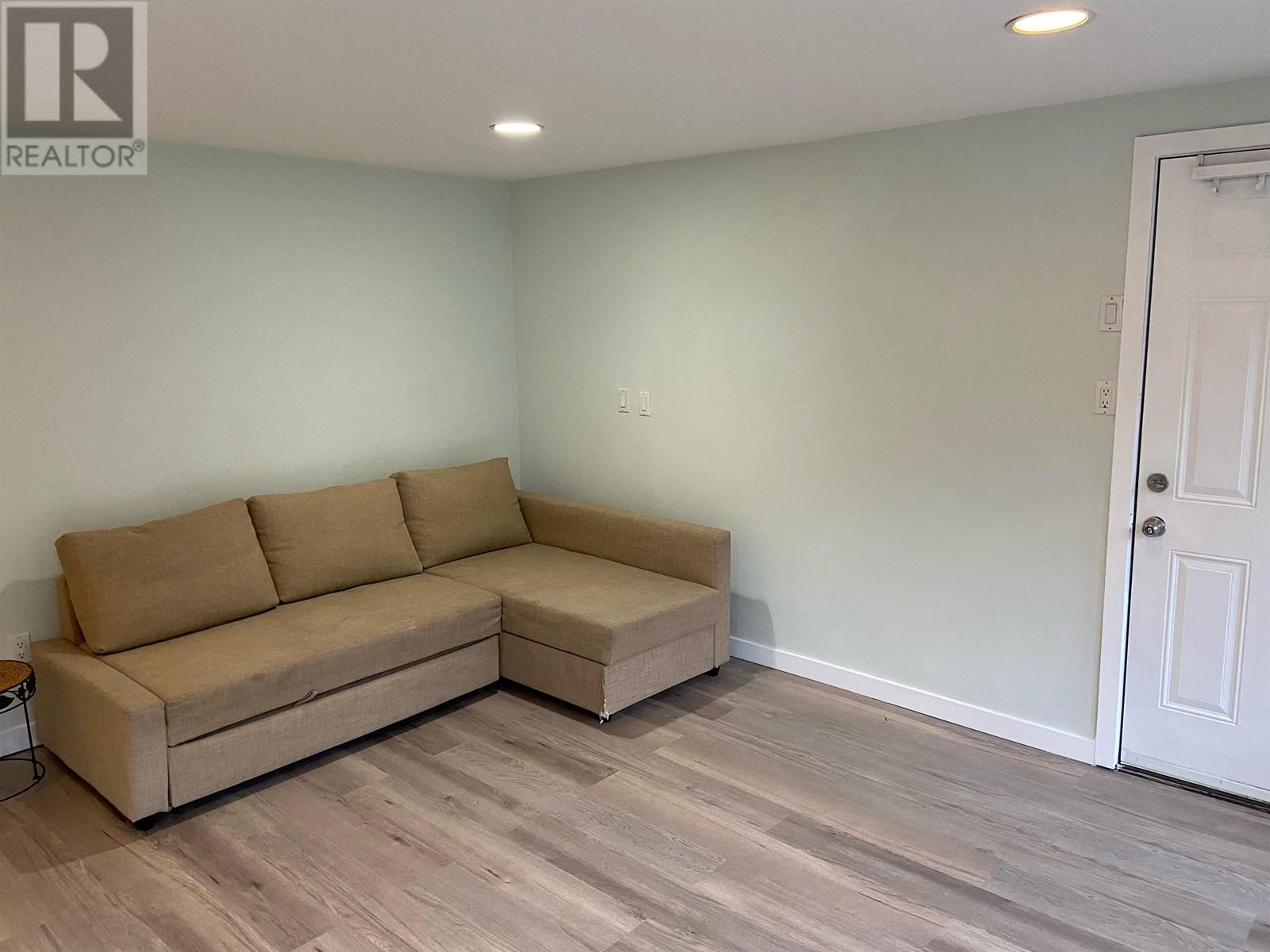 38304 Westway Avenue, Squamish, British Columbia  V8B 0W6 - Photo 10 - R3004121