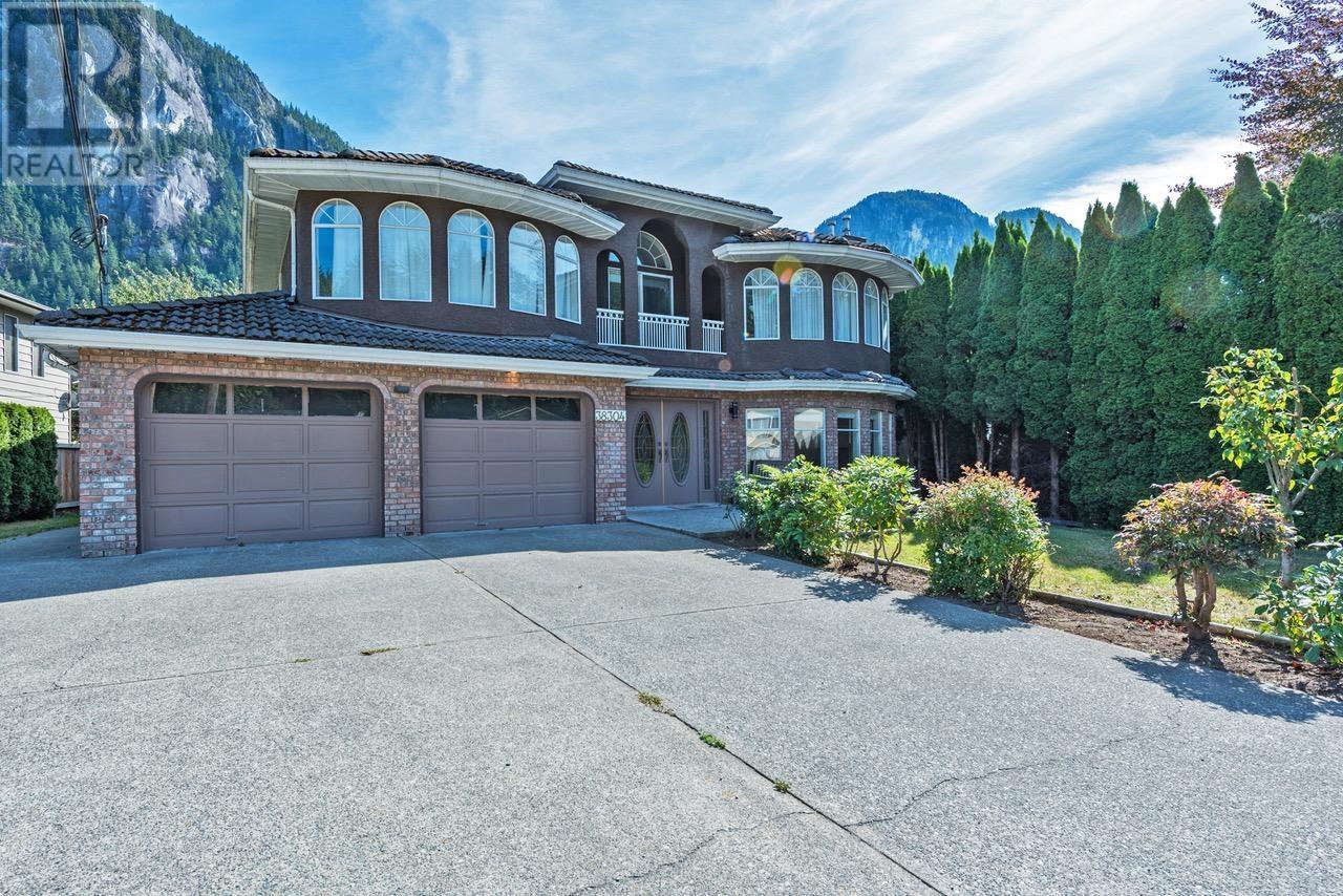 38304 WESTWAY AVENUE, Squamish, British Columbia