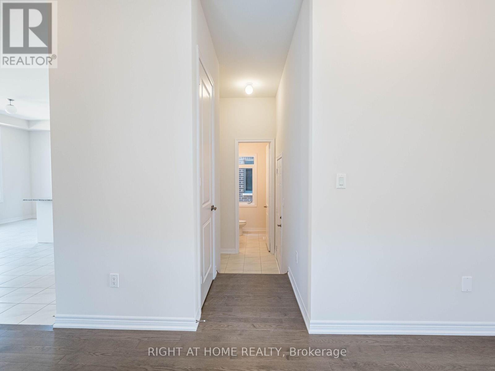 863 Plum Place, Milton, Ontario  L9T 7E7 - Photo 13 - W12157707