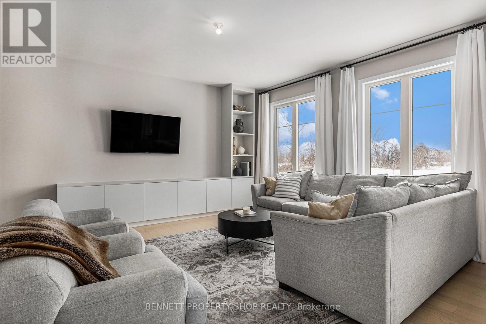 639 Terrier Circle, Ottawa, Ontario  K0A 2Z0 - Photo 5 - X12033329