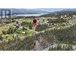 1573 10 Street, invermere, British Columbia