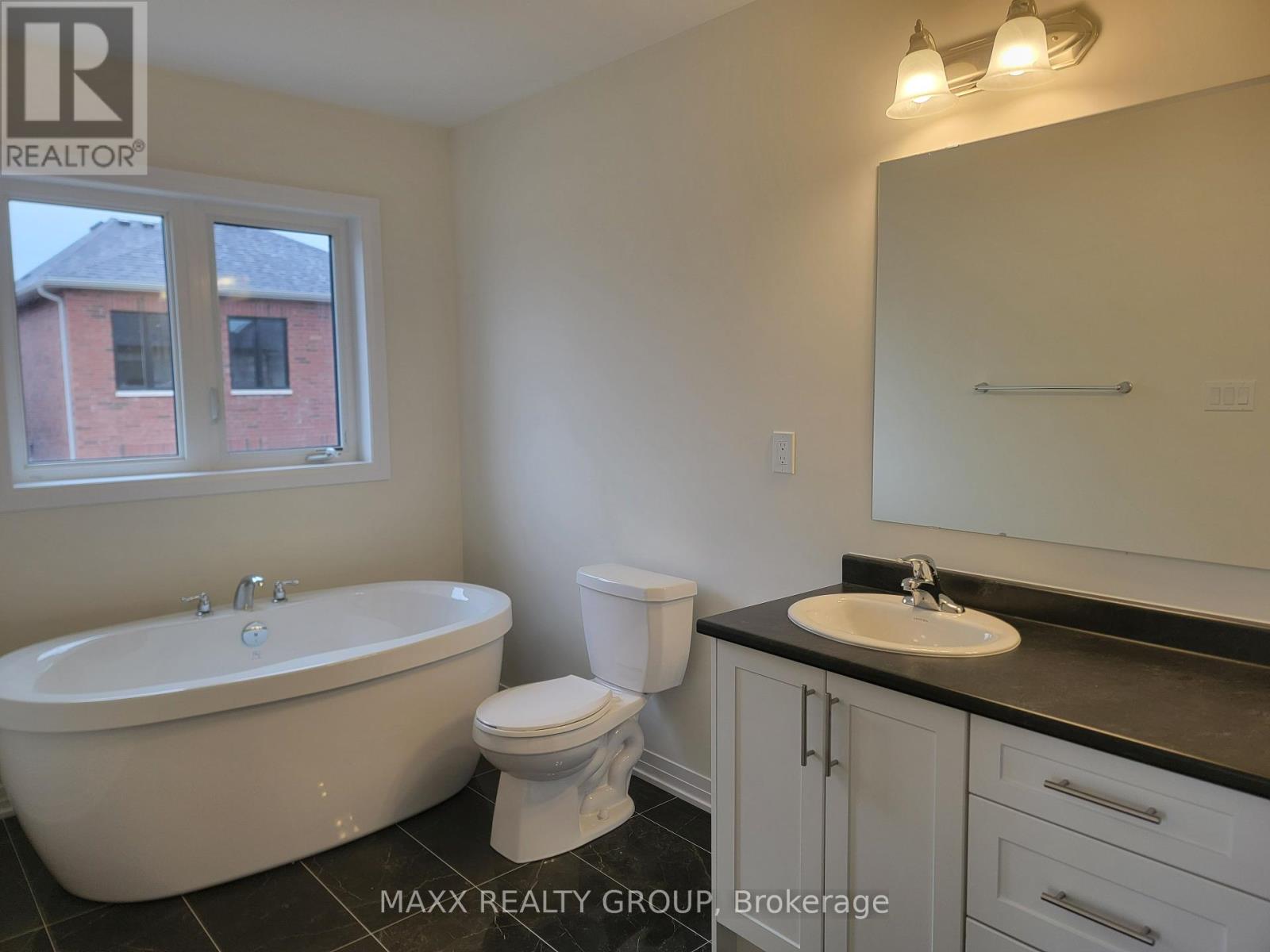 599 Windwood Drive Ne, Hamilton, Ontario  L0R 1C0 - Photo 17 - X12157727