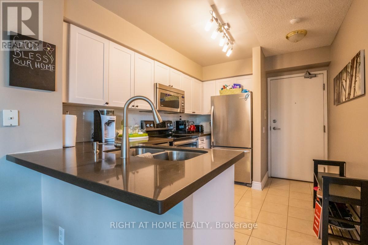 305 - 30 Harrison Garden Boulevard, Toronto, Ontario  M2N 7A9 - Photo 3 - C12157503