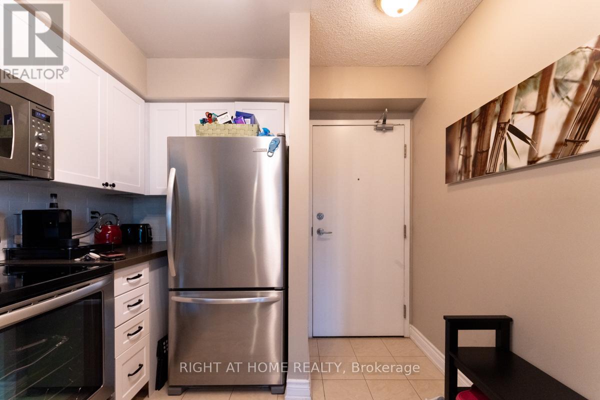 305 - 30 Harrison Garden Boulevard, Toronto, Ontario  M2N 7A9 - Photo 9 - C12157503