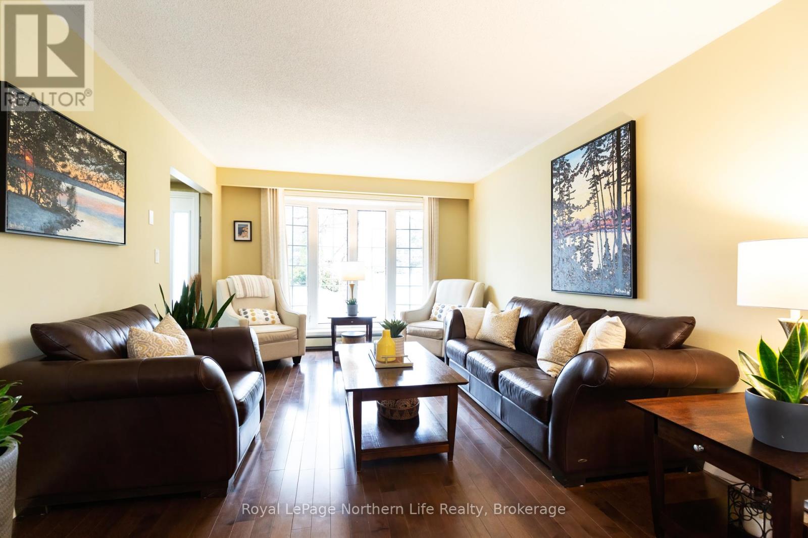 401 Surrey Drive, North Bay, Ontario  P1C 1E4 - Photo 5 - X12123709
