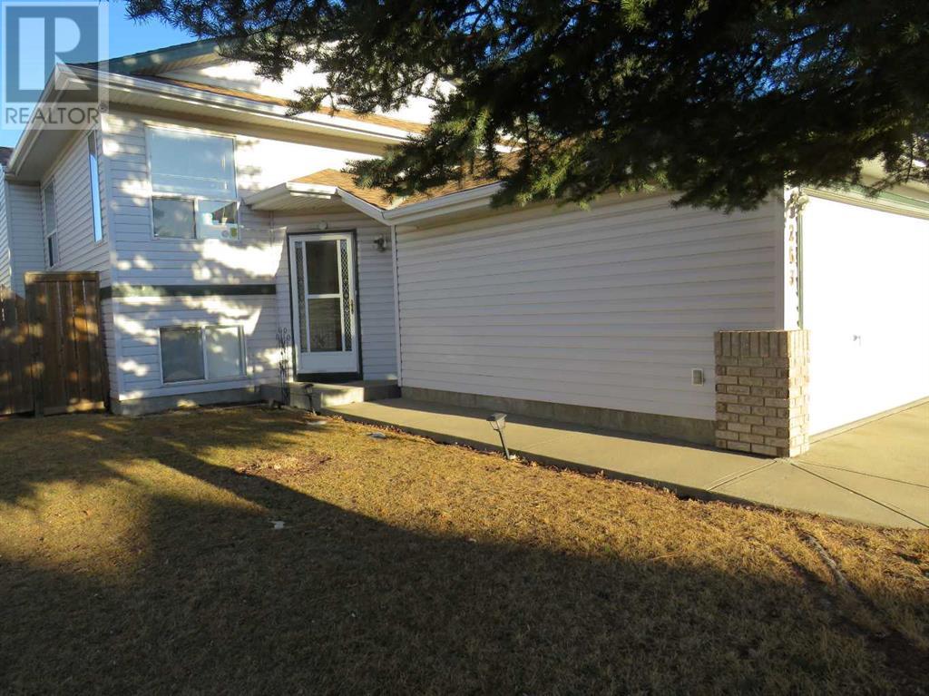 Property at 263 Applewood Drive SE image 2