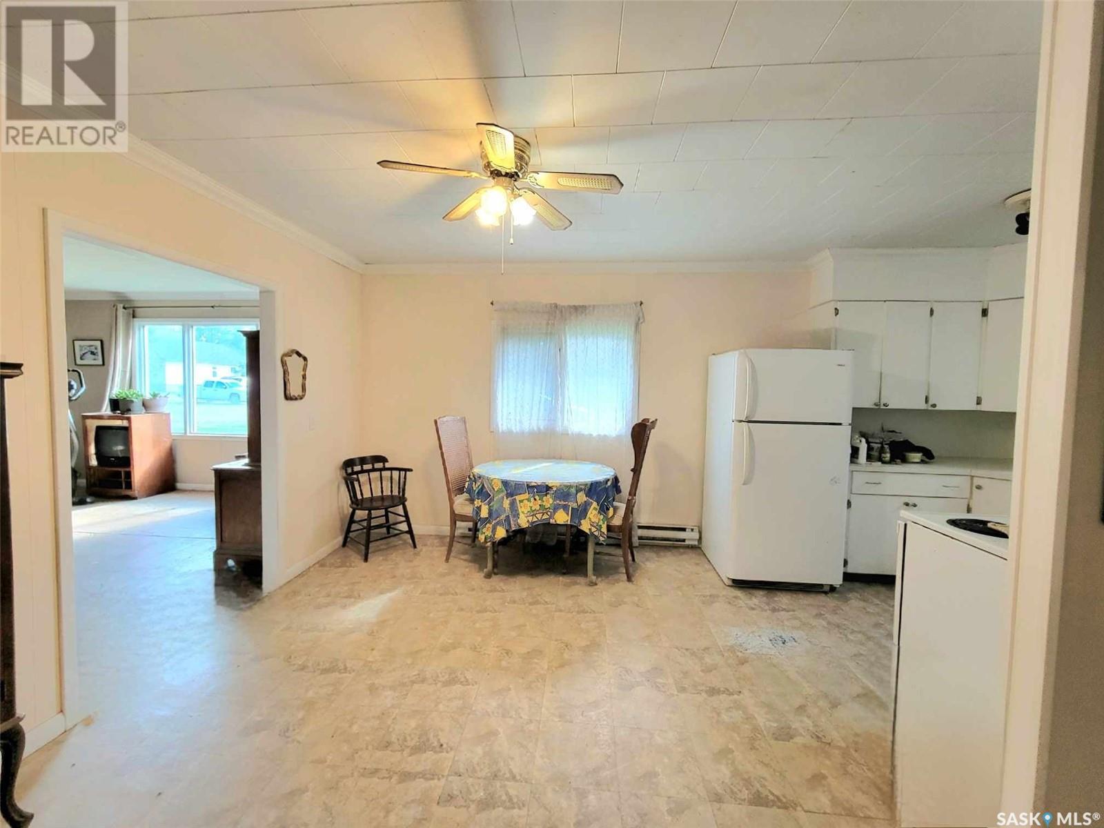 404 Second Avenue, Spy Hill, Saskatchewan  S0A 3W0 - Photo 14 - SK006392