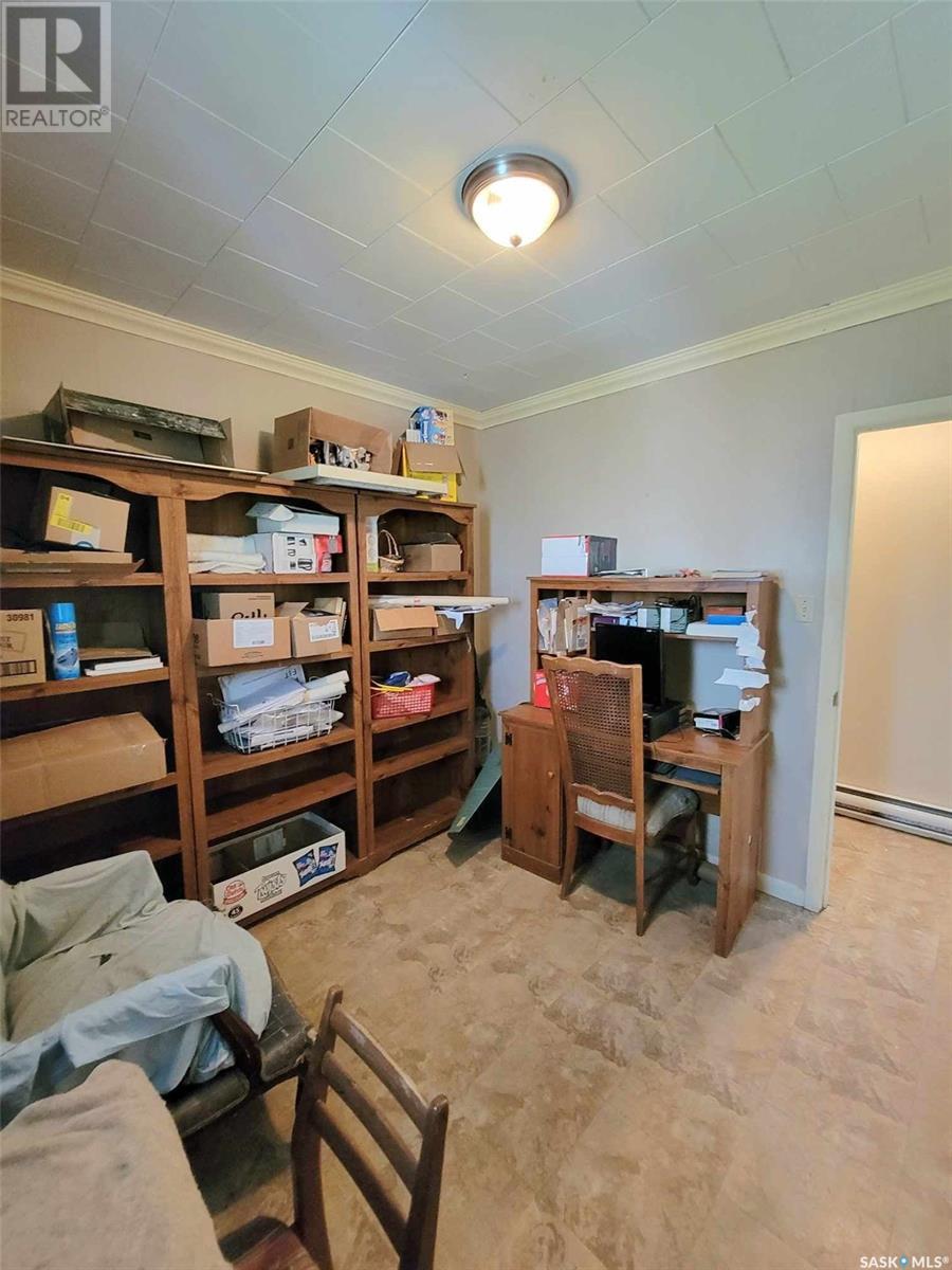 404 Second Avenue, Spy Hill, Saskatchewan  S0A 3W0 - Photo 8 - SK006392