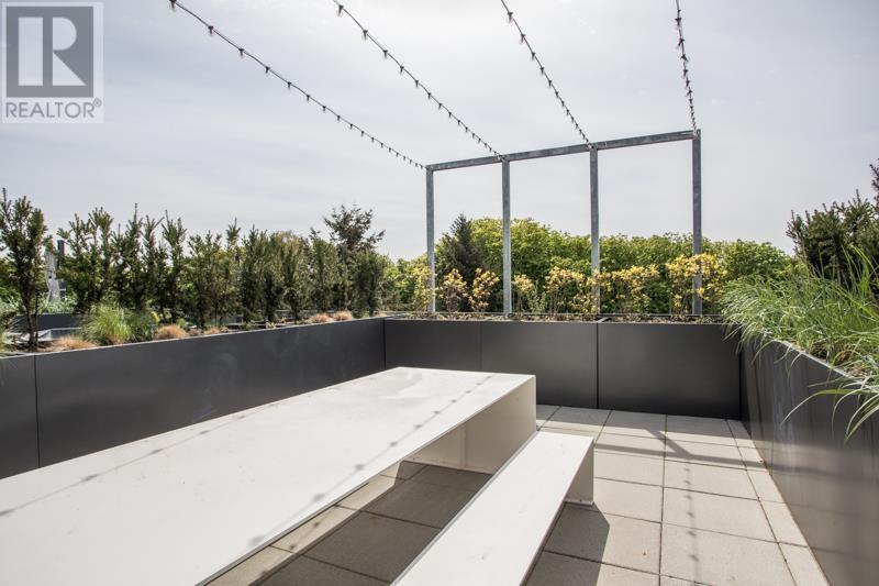 Listing Picture 17 of 25 : 210 2520 GUELPH STREET, Vancouver / 溫哥華 - 魯藝地產 Yvonne Lu Group - MLS Medallion Club Member