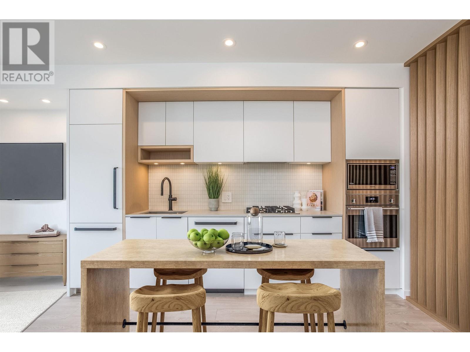 Listing Picture 2 of 25 : 210 2520 GUELPH STREET, Vancouver / 溫哥華 - 魯藝地產 Yvonne Lu Group - MLS Medallion Club Member