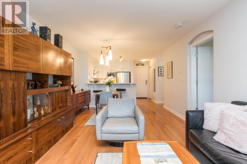 Listing Picture 13 of 35 : 207 3038 E KENT AVENUE SOUTH, Vancouver / 溫哥華 - 魯藝地產 Yvonne Lu Group - MLS Medallion Club Member