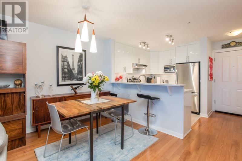 Listing Picture 6 of 35 : 207 3038 E KENT AVENUE SOUTH, Vancouver / 溫哥華 - 魯藝地產 Yvonne Lu Group - MLS Medallion Club Member