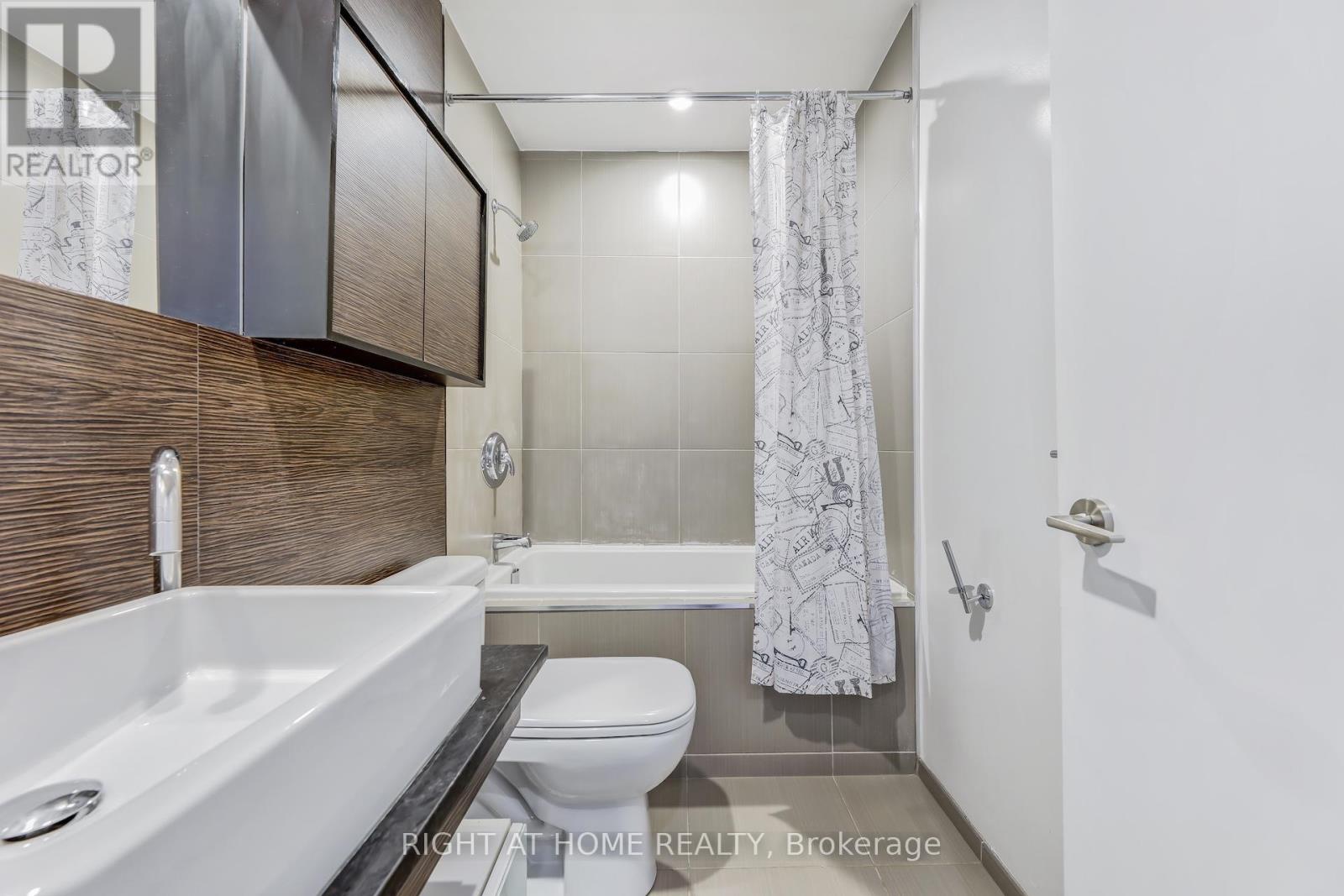 401 - 75 St Nicholas Street E, Toronto, Ontario  M4Y 0A5 - Photo 23 - C12157740