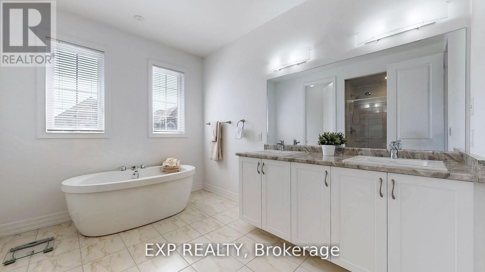143 Frank Kelly Drive, East Gwillimbury, Ontario  L9N 0V1 - Photo 26 - N12157743