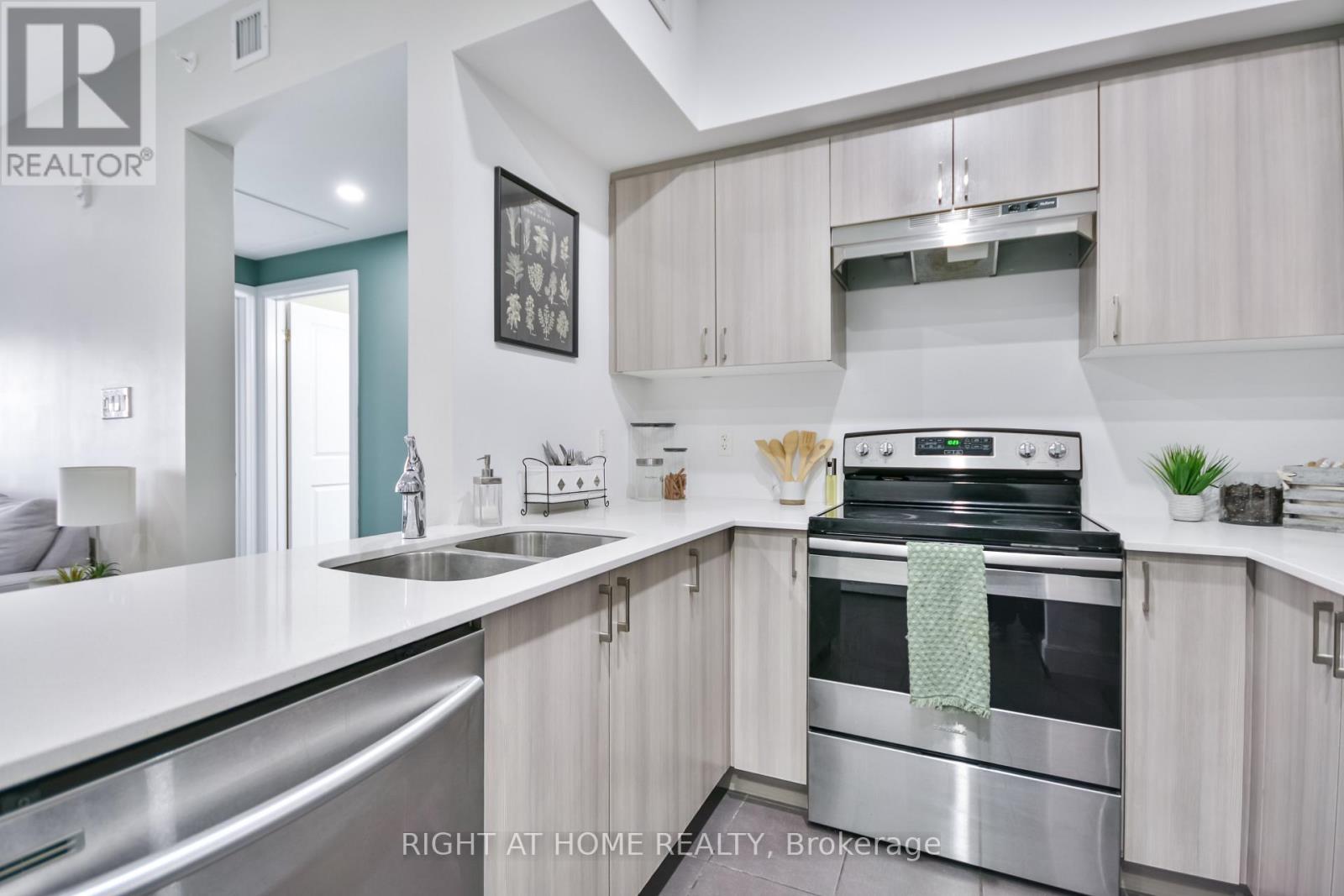 213 - 302 Essa Road, Barrie, Ontario  L9J 0H3 - Photo 24 - S12157742