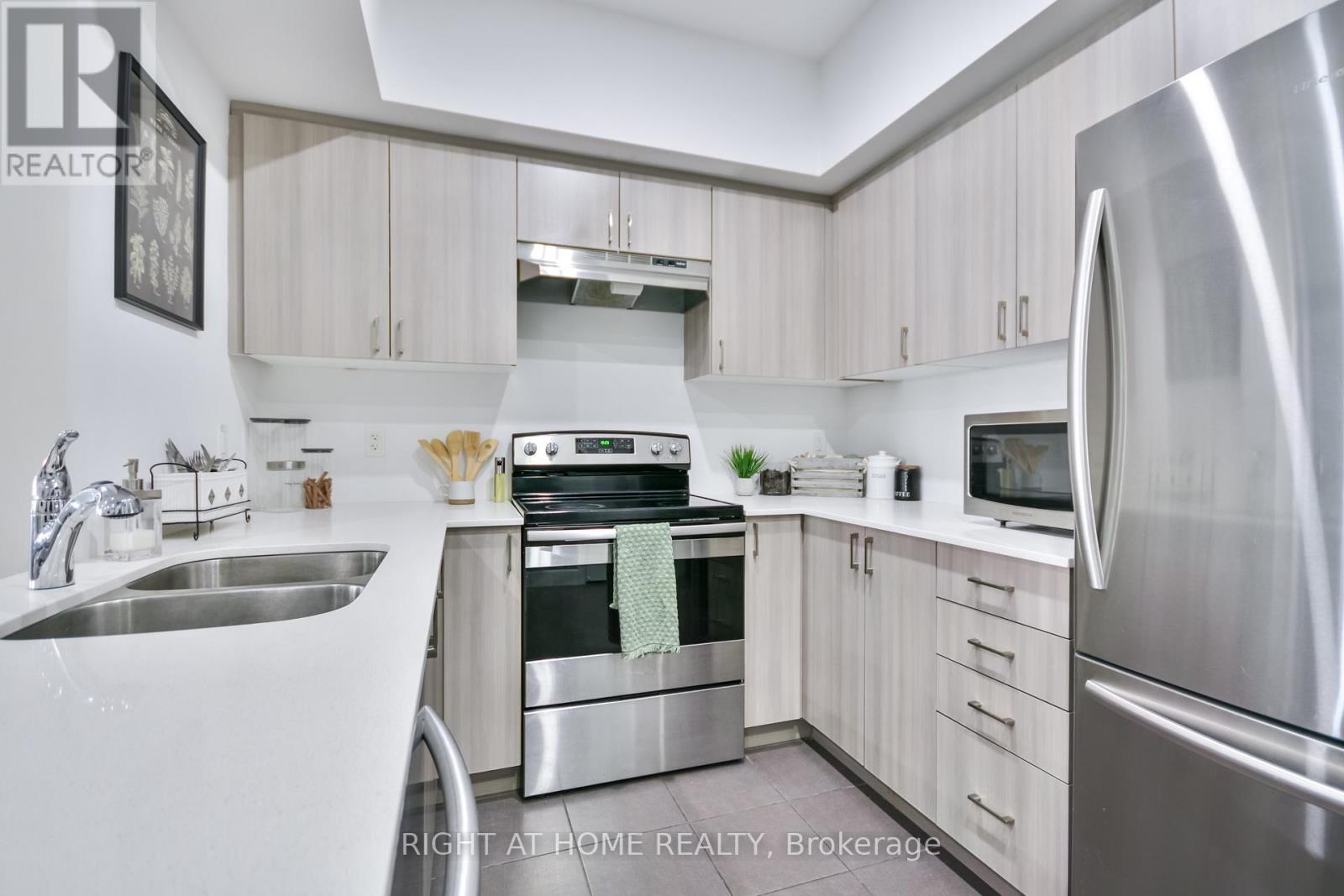 213 - 302 Essa Road, Barrie, Ontario  L9J 0H3 - Photo 25 - S12157742