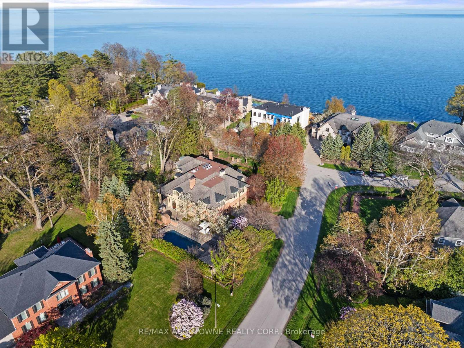 1081 ARGYLE DRIVE, Oakville, Ontario