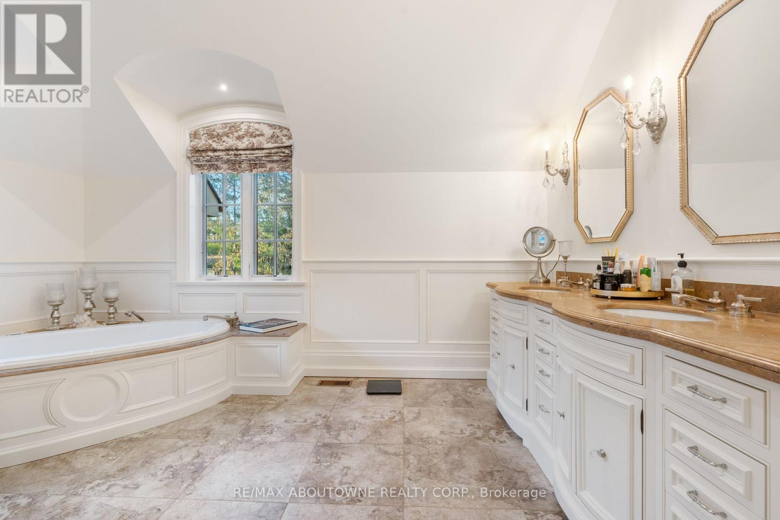 1081 Argyle Drive, Oakville, Ontario  L6J 1A9 - Photo 26 - W12157744
