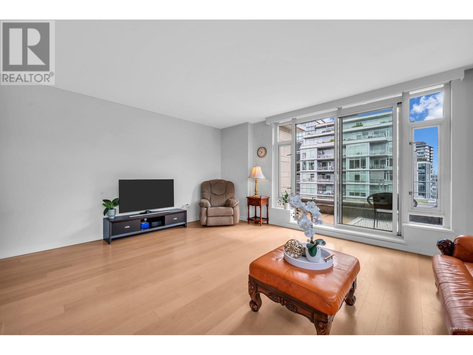 701 77 Walter Hardwick Avenue, Vancouver, British Columbia  V5Y 0C6 - Photo 2 - R3002015
