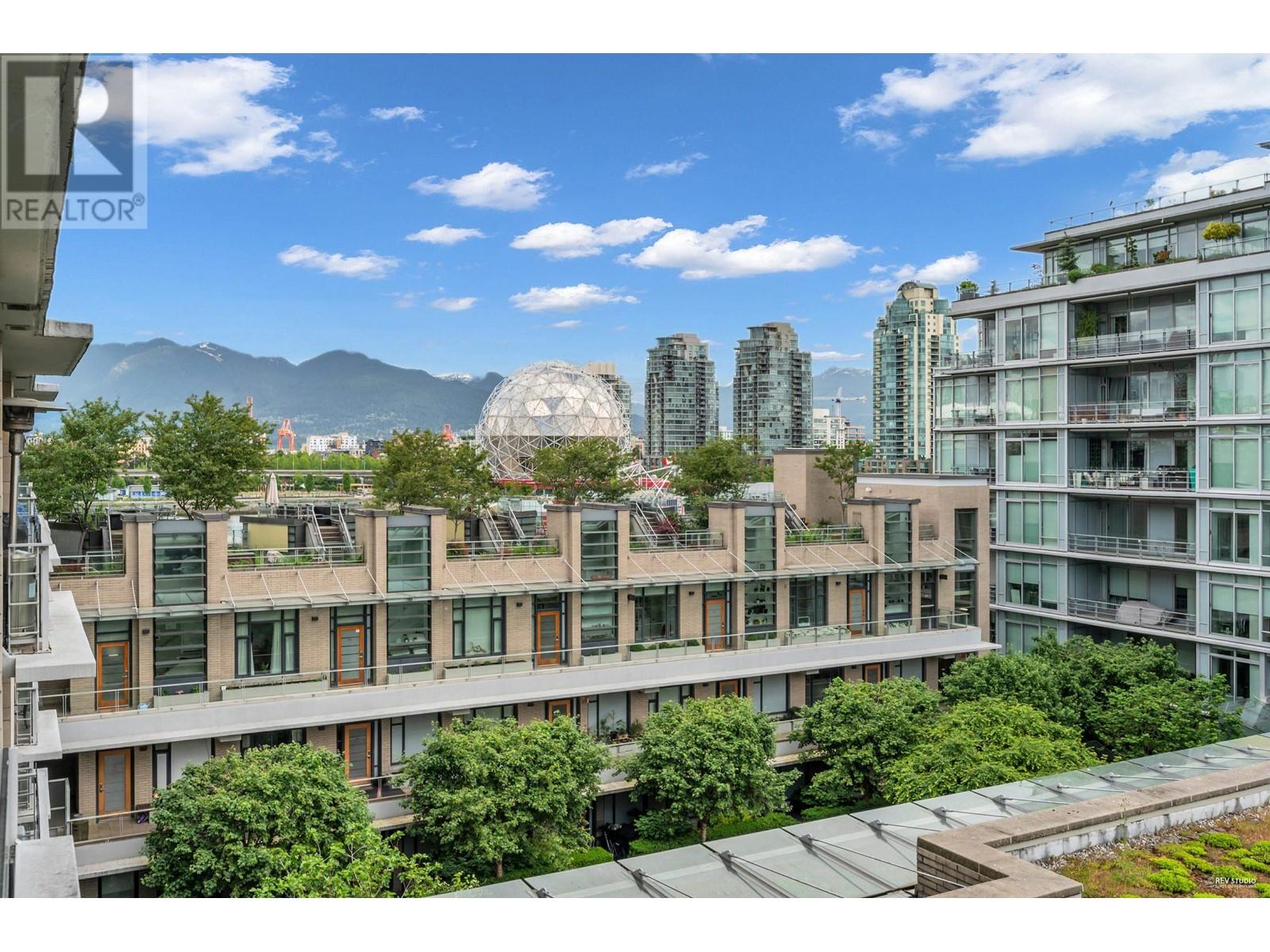701 77 Walter Hardwick Avenue, Vancouver, British Columbia  V5Y 0C6 - Photo 1 - R3002015