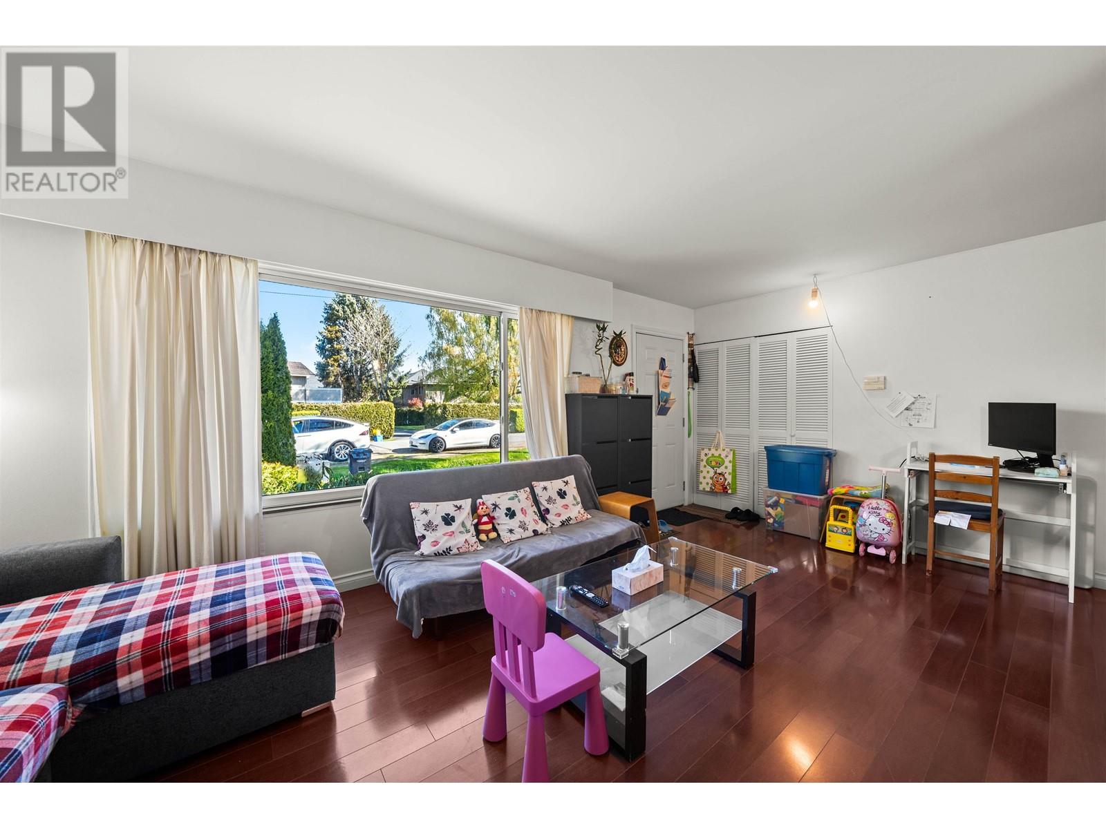 Property at 9771 PINEWELL CRESCENT image 4