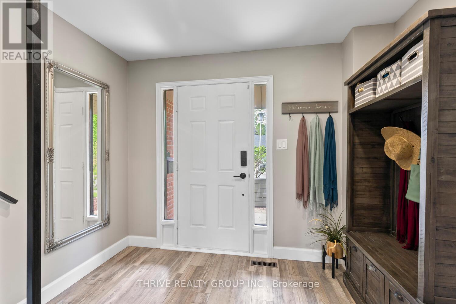 54 Somerset Road, London South, Ontario  N6K 3M7 - Photo 4 - X12150498