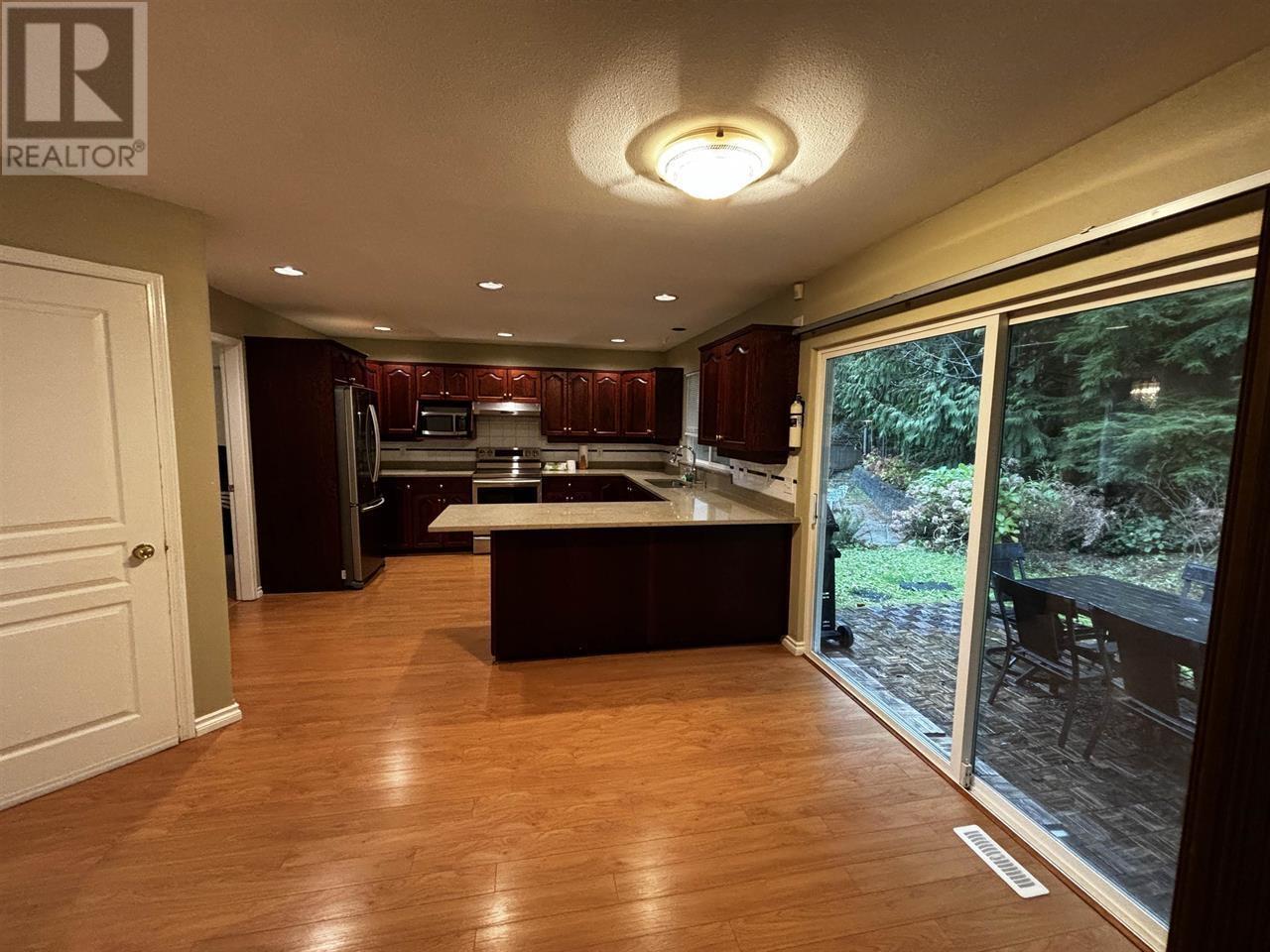 1605 Salal Crescent, Coquitlam, British Columbia  V3E 2Y3 - Photo 7 - R3004152