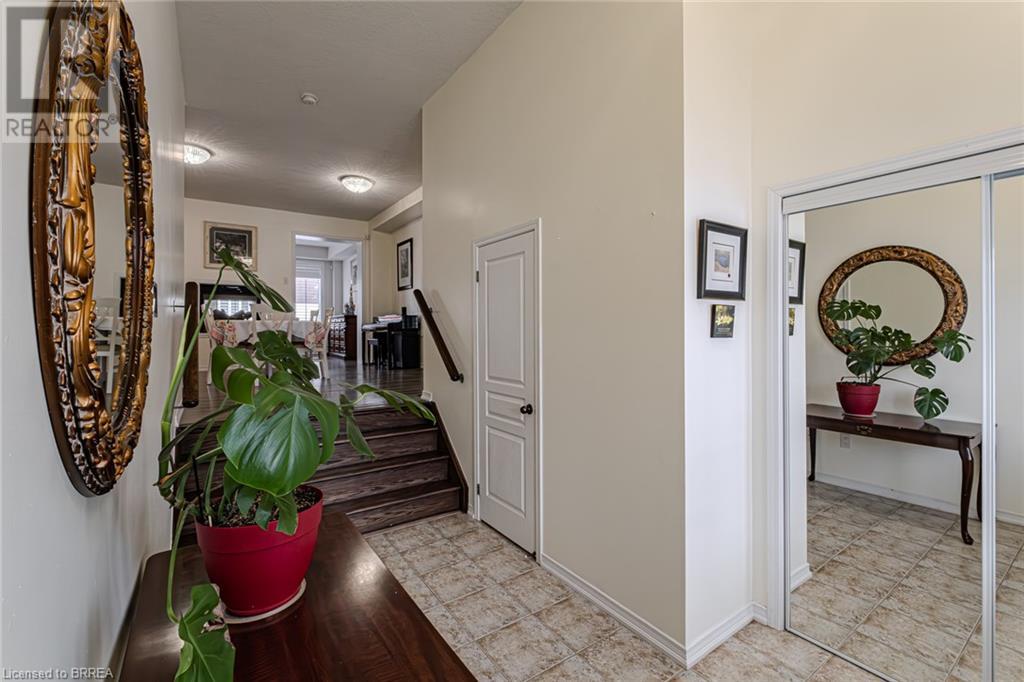 29 Carroll Lane, Brantford, Ontario N3T 0J5 - Photo 4 - 40728409