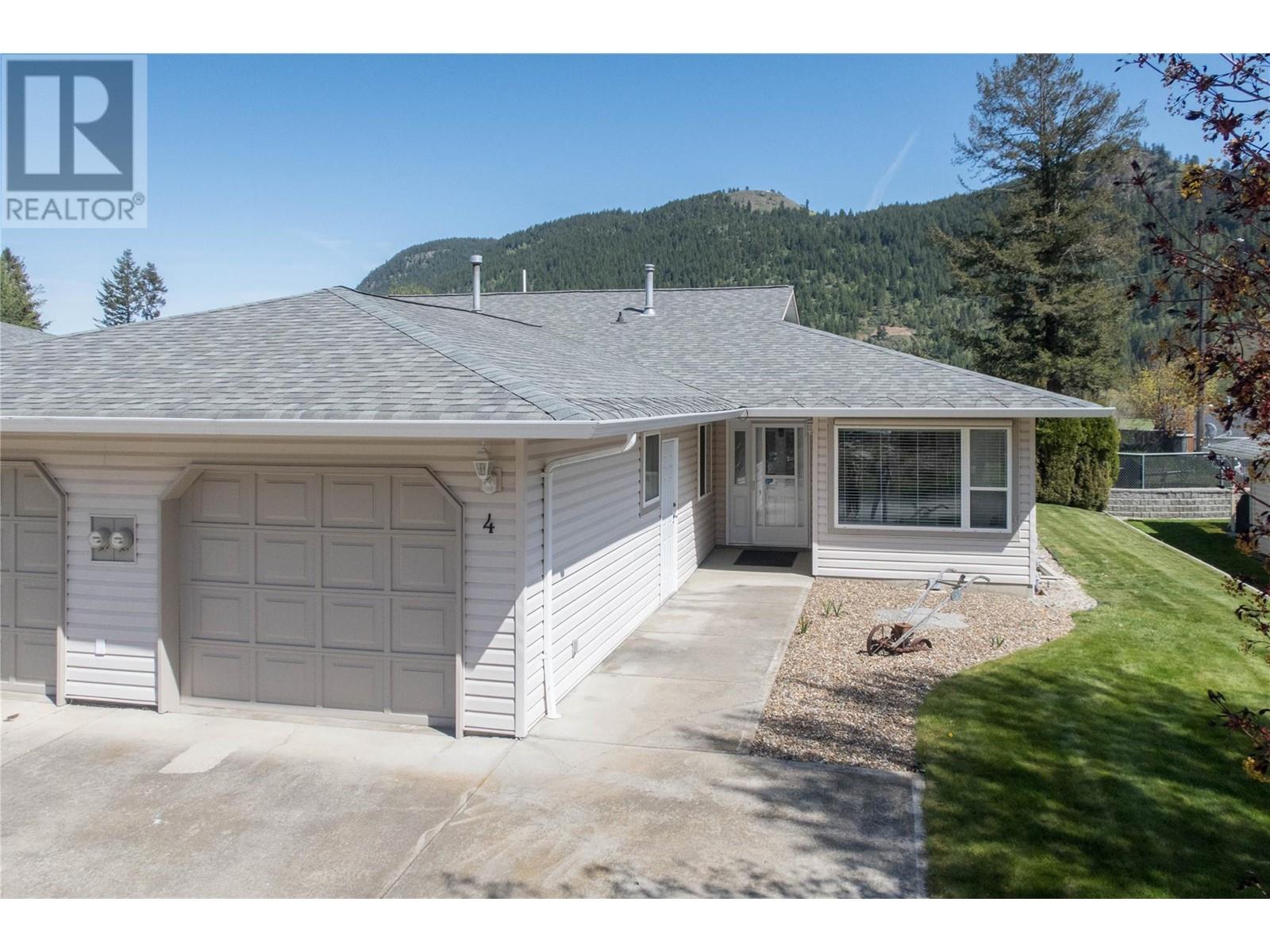 2675 Pine Avenue Unit# 4, Lumby, British Columbia