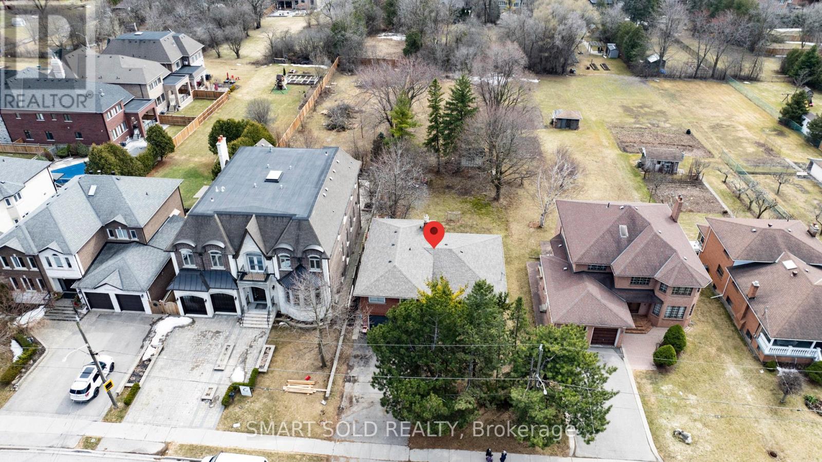 75 Stockdale Crescent, Richmond Hill, Ontario  L4C 3T1 - Photo 4 - N12032082