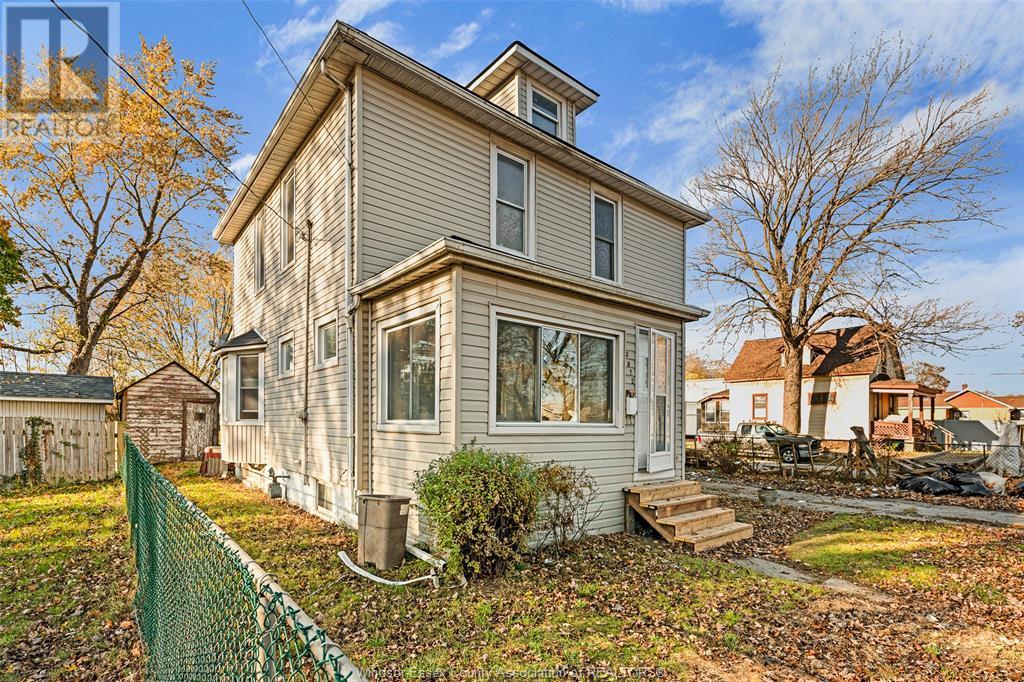 3872 Peter Street, Windsor, Ontario  N9C 1K2 - Photo 3 - 25012414