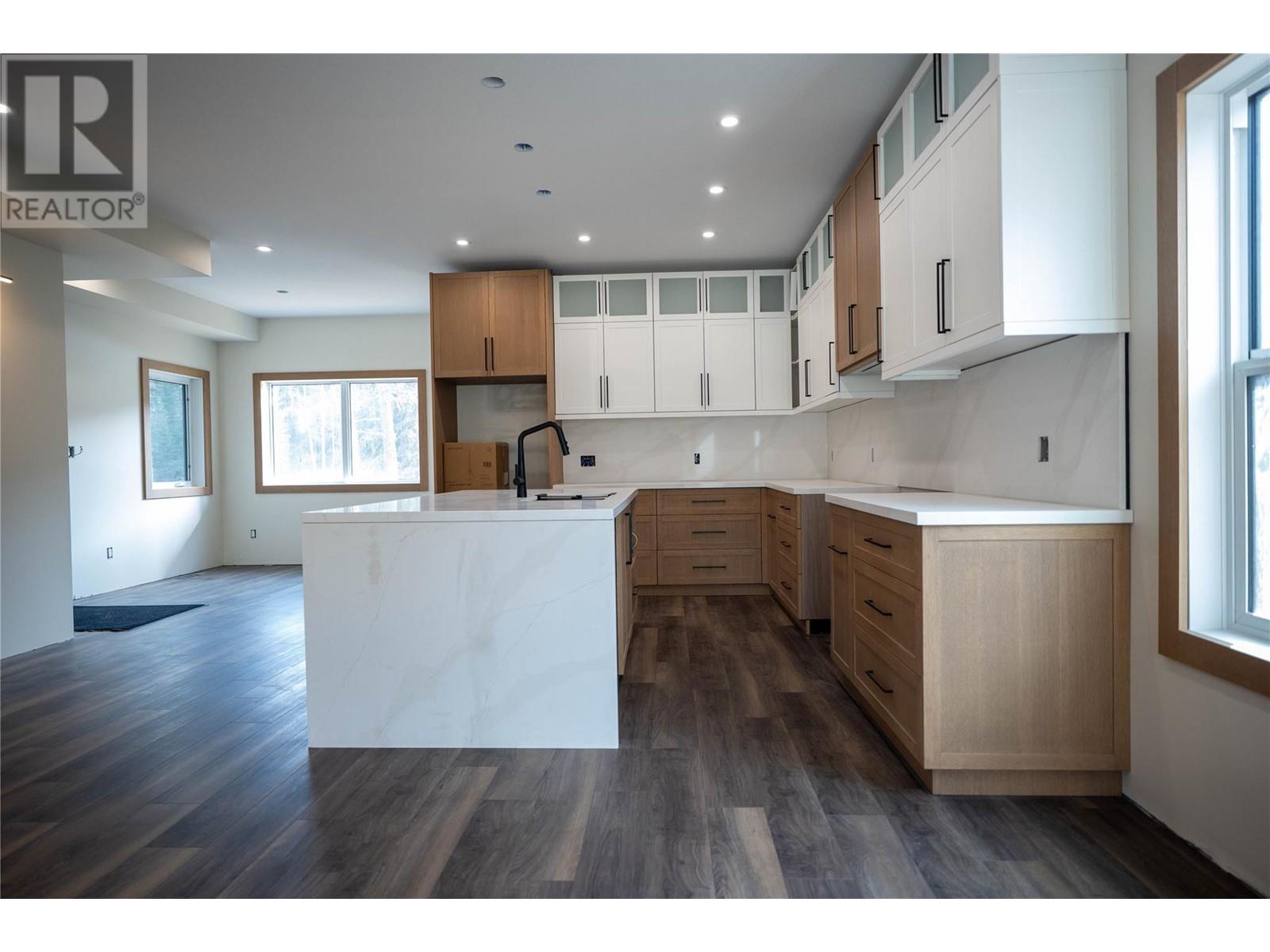 Property at 109 River Drive image 3