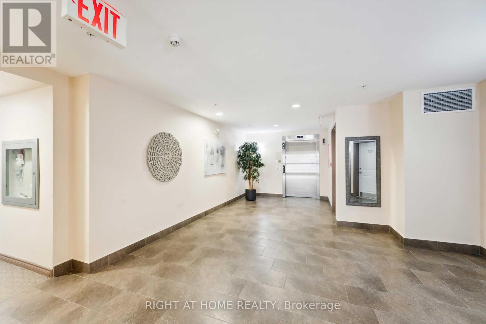 305 - 141 Potts Private, Ottawa, Ontario  K4A 0X9 - Photo 25 - X12157774