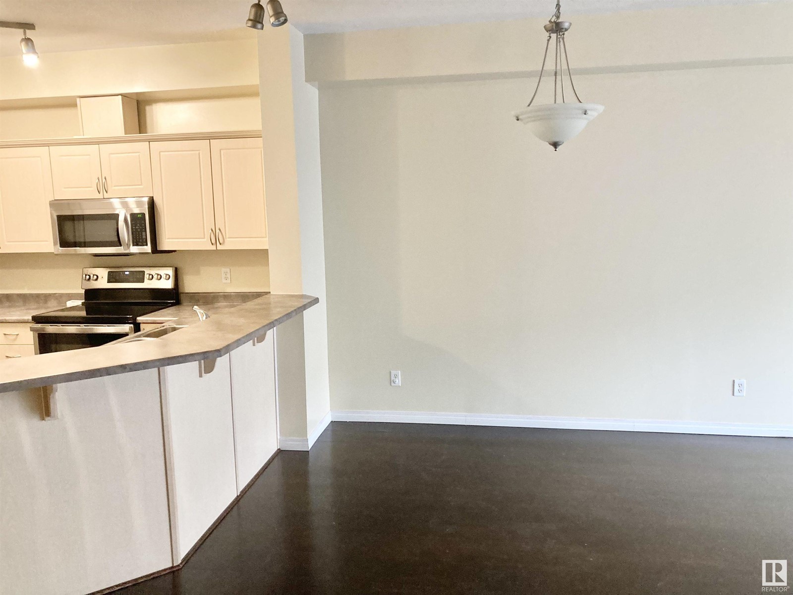 #315 4304 139 Av Nw, Edmonton, Alberta  T5Y 0H6 - Photo 2 - E4437338