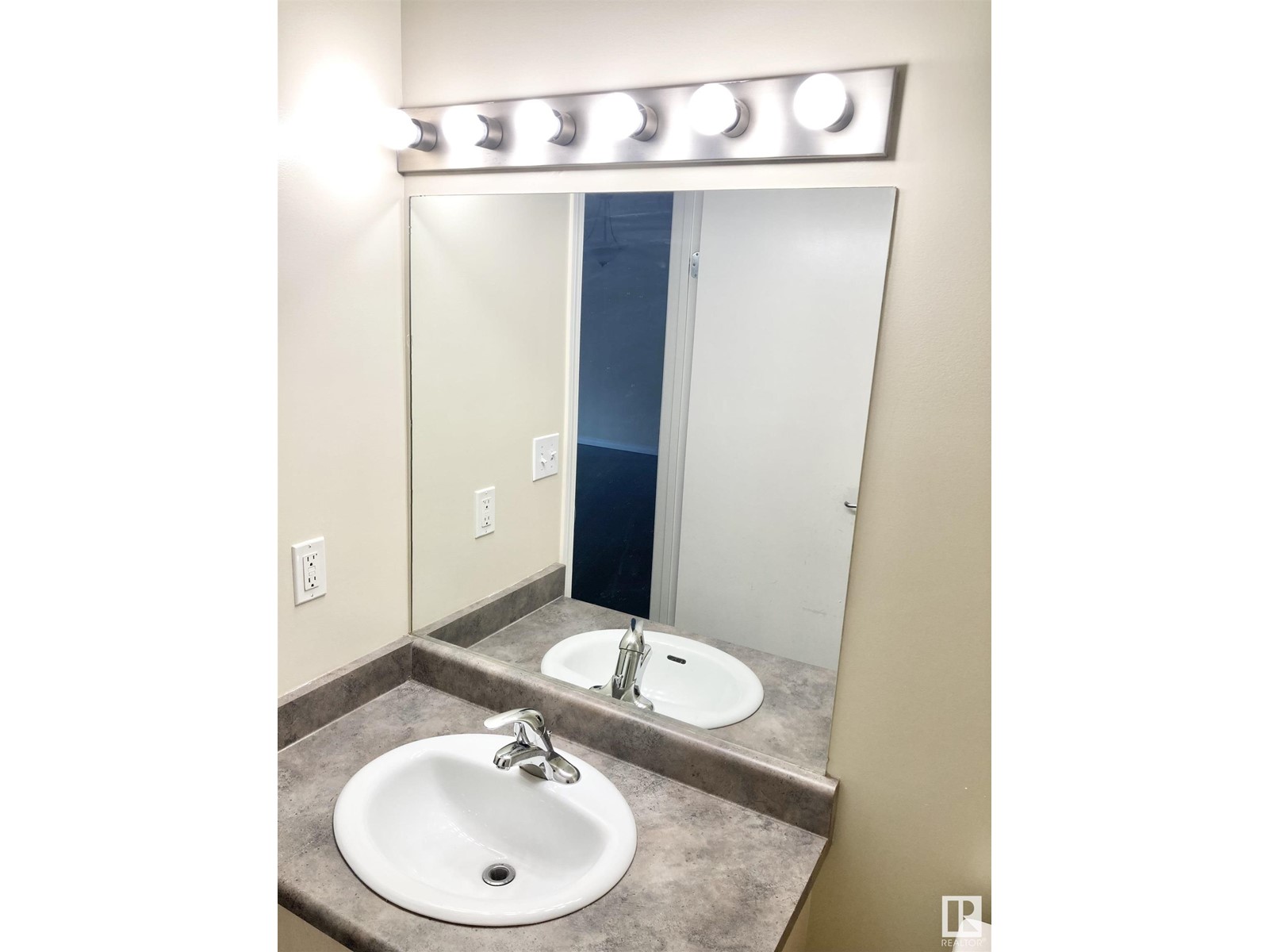 #315 4304 139 Av Nw, Edmonton, Alberta  T5Y 0H6 - Photo 5 - E4437338