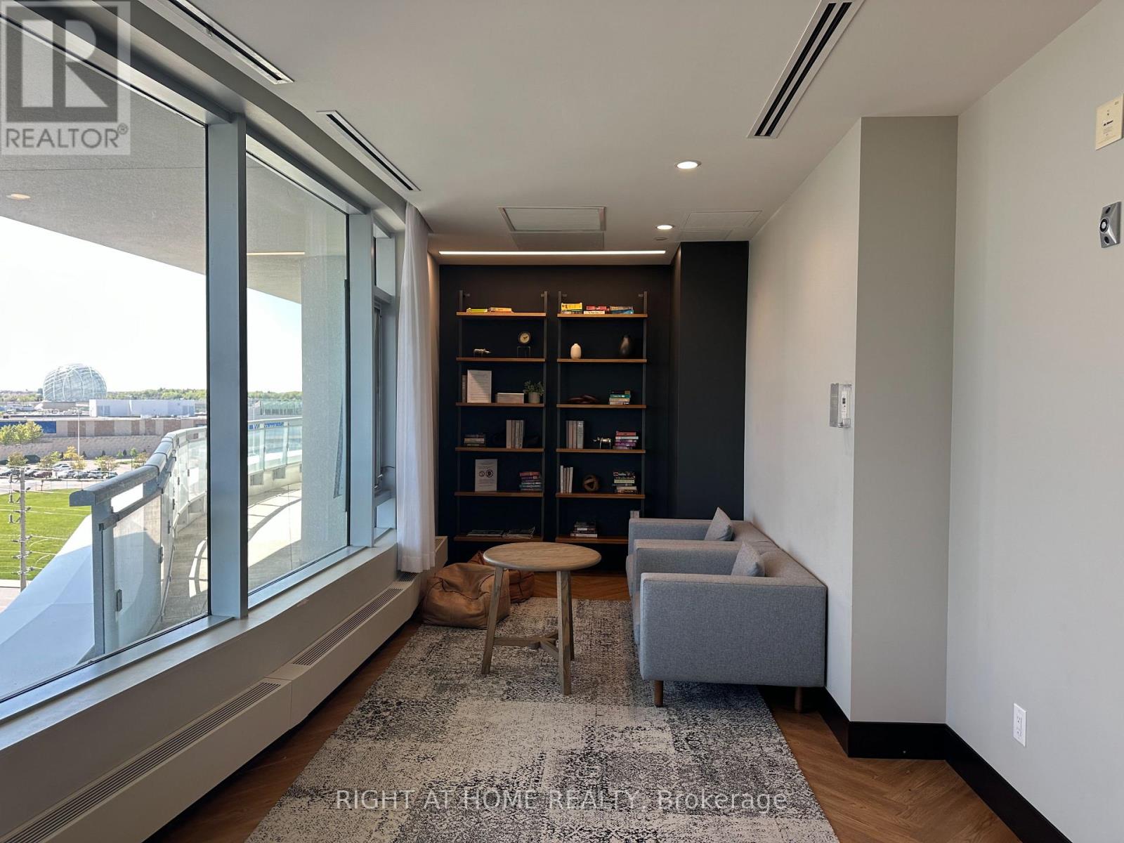 701 - 2520 Eglinton Avenue W, Mississauga, Ontario  L5M 0Y4 - Photo 40 - W12144099