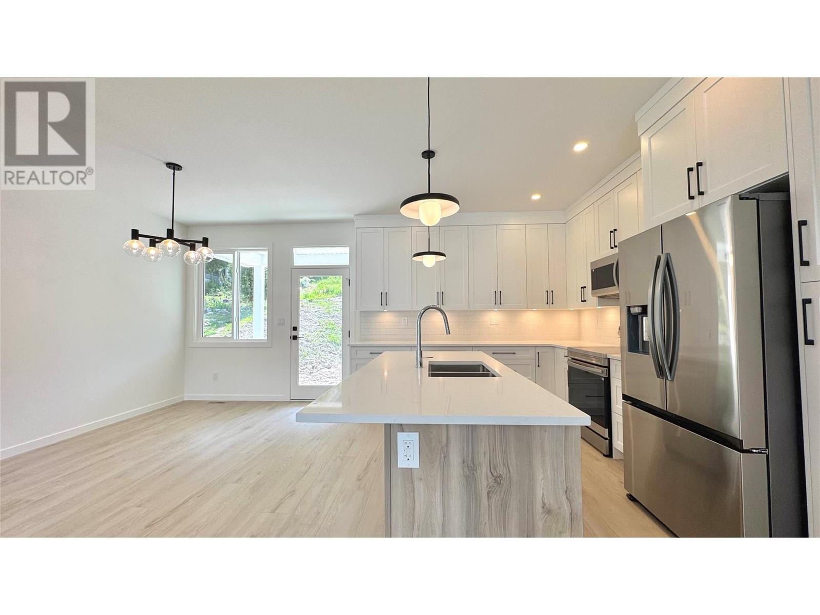 1225 Montgomery Place, Chase, BC V0E1M0