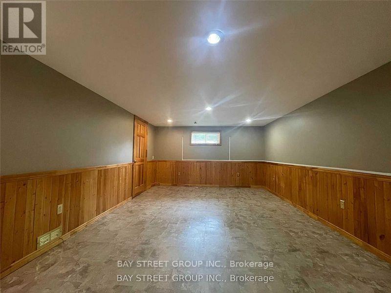 632 Ardleigh Crescent, Burlington, Ontario  L7L 4K8 - Photo 18 - W12157780